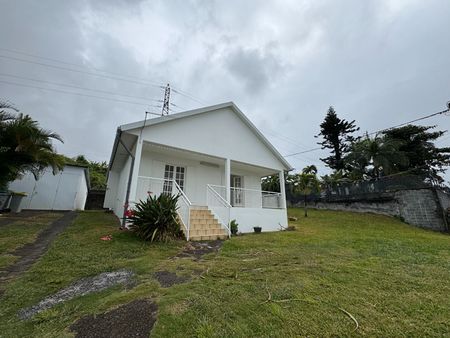 A LOUER - Sainte-Clotilde - La Bretagne - Maison T4 de 97,51 m2 implantée sur 812 m2 de terrain avec garage - Photo 5