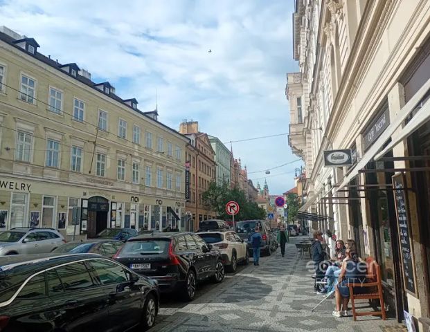 Pronájem bytu 2+kk, 65 m - Fotografie 1
