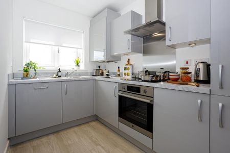 3 bedroom semi-detached house to rent - Photo 5