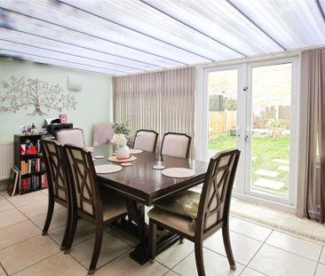 3 bedroom terraced house to rent - Photo 2