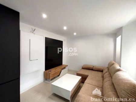 Casa adosada en alquiler en Calle de las Cambroneras - Photo 2