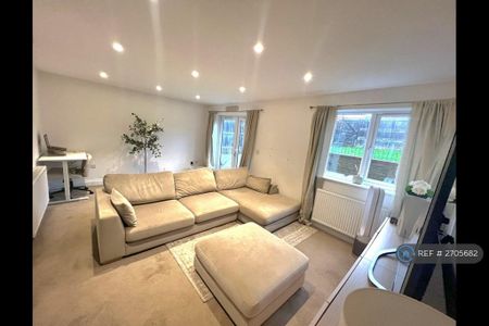 3 bedroom detached house to rent - Photo 2