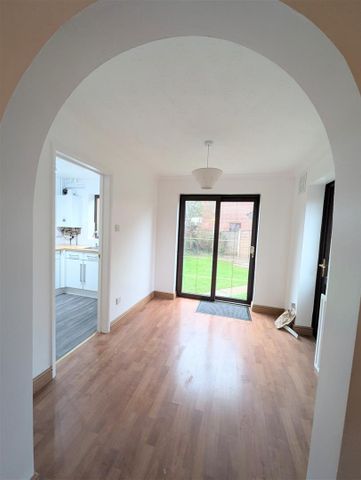 3 Beds - Detached house - - Photo 3