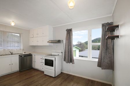 Home in Wainuiomata - Photo 5