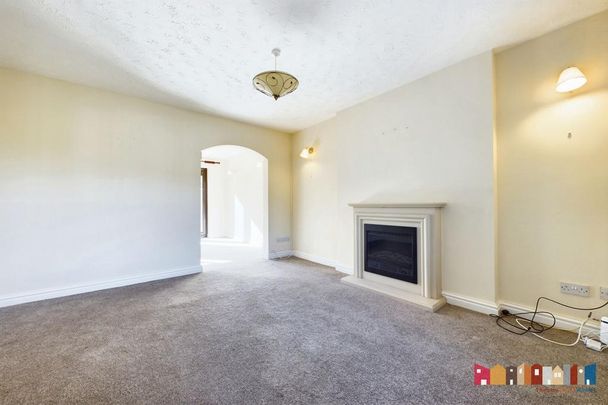 4 bedroom semi-detached house to rent - Photo 1