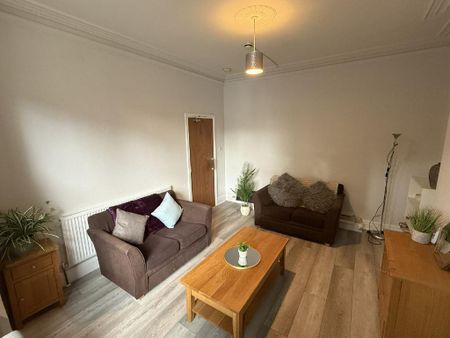 5 bedroom flat to rent - Photo 2