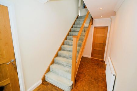 4 bedroom detached house to rent - Photo 3