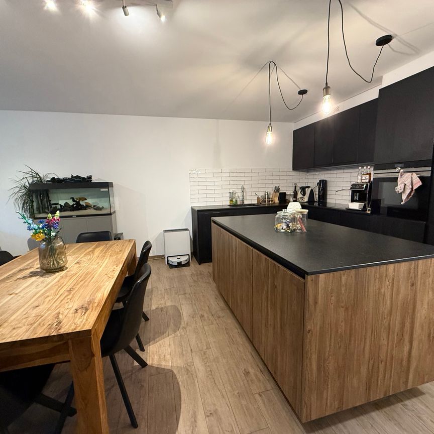 GIJZEGEM - Gelijkvloers appartement met tuin en staanplaats. - Photo 1