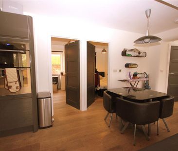 3 bedroom apartment to rent - Photo 5