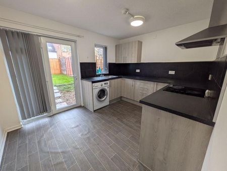 2 bedroom terraced house to rent - Photo 4