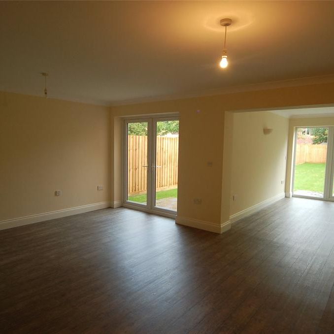 5 bedroom detached house to rent - Photo 1