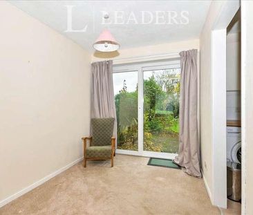 Melrose Close, Stamford, PE9 - Photo 4