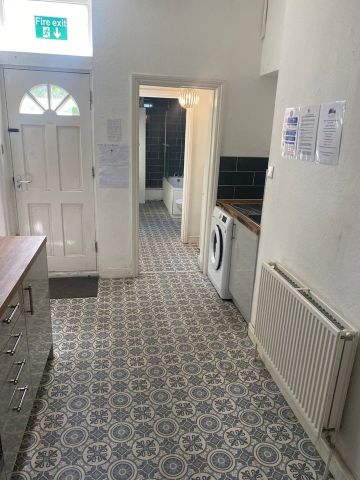 2 Bed Flat, Sommerville Road, BS7 - Photo 3