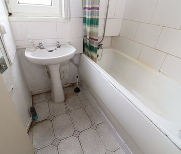 Room in a Shared Flat, Jenkinson House, E2 - Photo 5