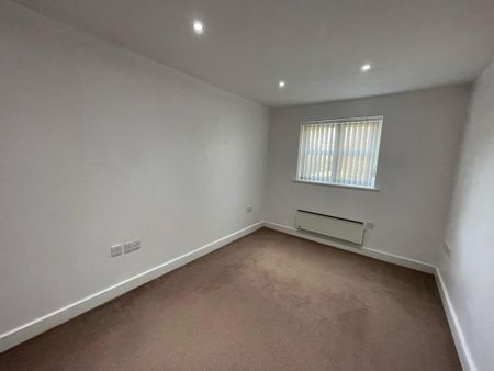 2 bedroom flat to rent - Photo 2