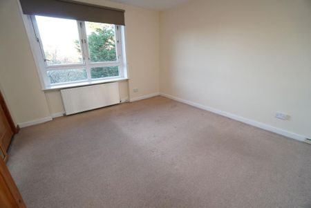 3 bedroom flat to rent - Photo 2
