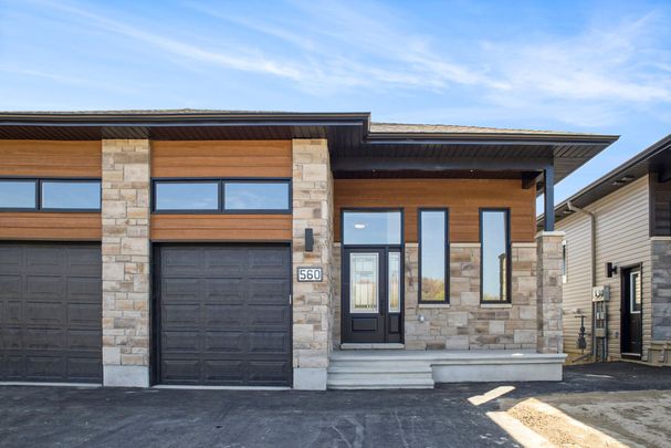 For Lease - 560 Regina Street Unit# B, Russell, Ontario - Photo 1