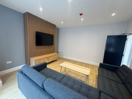 6 Bed Terraced House, Gresford Avenue, L17 - Photo 3