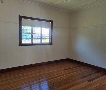 2 Bedroom + Sleepout Home In East Lismore - Photo 2