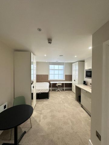 Studio to rent - Photo 2