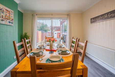 4 Bed Terraced House, Church Lane, CV2 - Photo 2