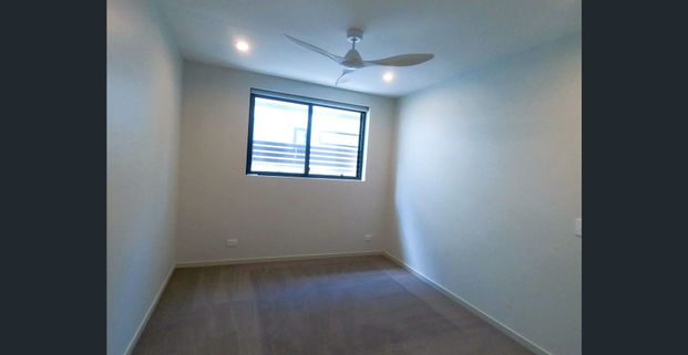 Break Lease！Lease Can be Renewed FEB 2025. Contact us for a private inspection now! In the Heart of Indooroopilly! - Photo 1
