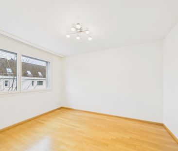 Modern 6.5-room single-family house in Reinach - Photo 3