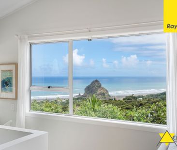 Cozy 2-Bedroom House with Stunning Sea Views! - Photo 4