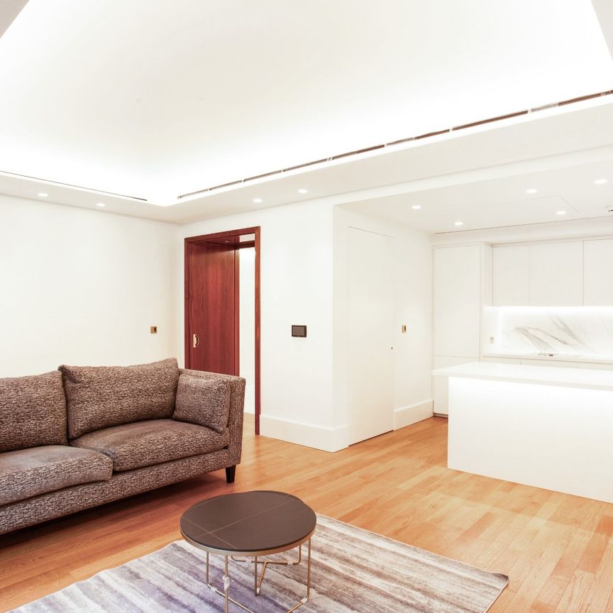 Lancer Square, W8, London - Photo 1