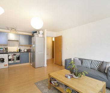 2 Bed Flat, Turin Street, E2 - Photo 2