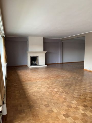 Ruim 3 slaapkamerappartement met garage - Foto 4