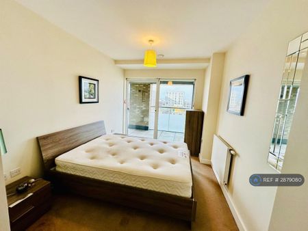 2 bedroom flat to rent - Photo 4