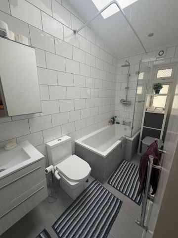 3 bedroom terraced house to rent - Photo 5