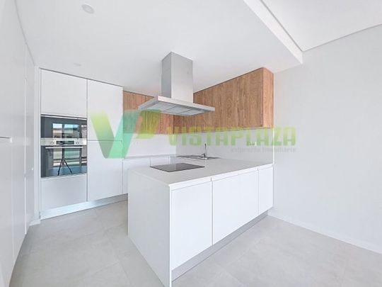 2 room luxury Apartment for rent in Alvor, Portugal - Photo 1