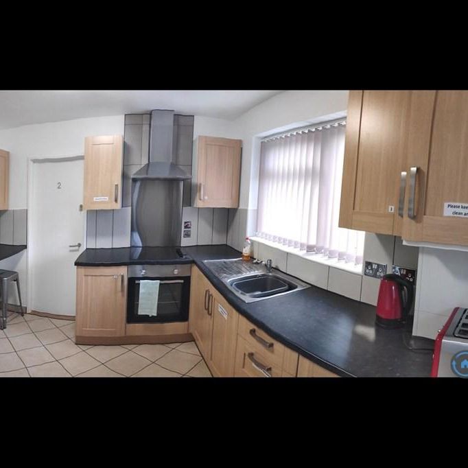 1 bedroom in a house share to rent - Photo 1