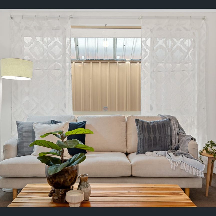 205 Currie St, Warnbro WA 6169 - House For Rent | Domain - Photo 1