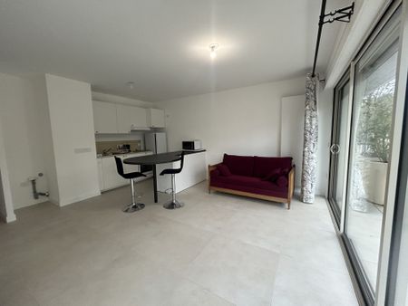 Location Appartement 3 pièces 67m² LA ROCHELLE 17000 - Photo 2