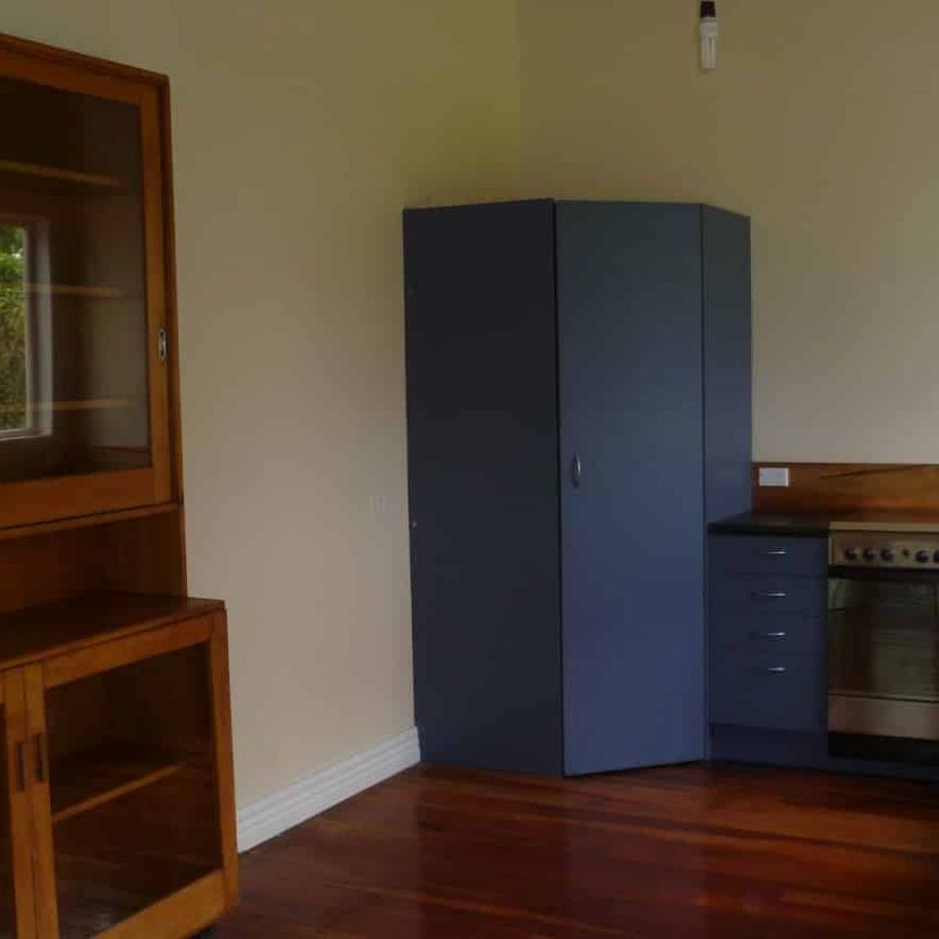 FOUR BEDROOMS - WEST END - Photo 1