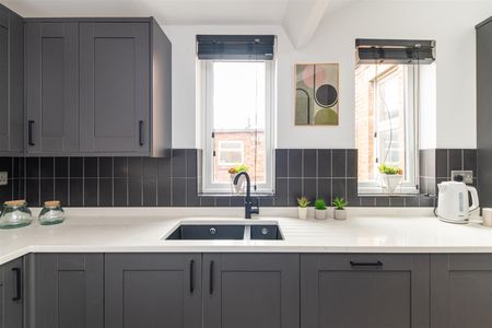 Westbourne Avenue, Gateshead, Tyne and Wear - Photo 5