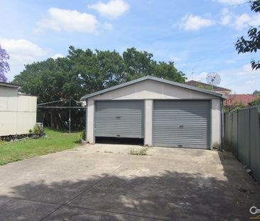 Fully Renovated Brick House - Photo 4