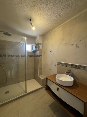 Location Maison 4 pièces 83m² NIMES 30900 - Photo 4