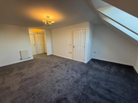 4 bedroom semi-detached house to rent - Photo 5