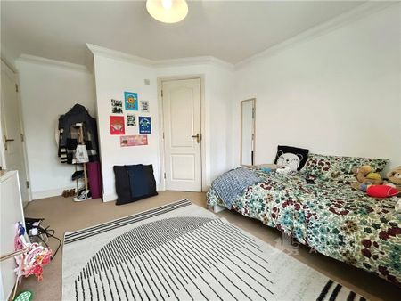 Strode Street, Egham, Surrey, TW20 9BX - Photo 3