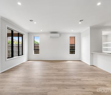 Stylish, low-maintenance living in a prime location! - Photo 1