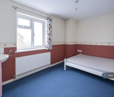 1 bedroom in a house share to rent - Photo 6