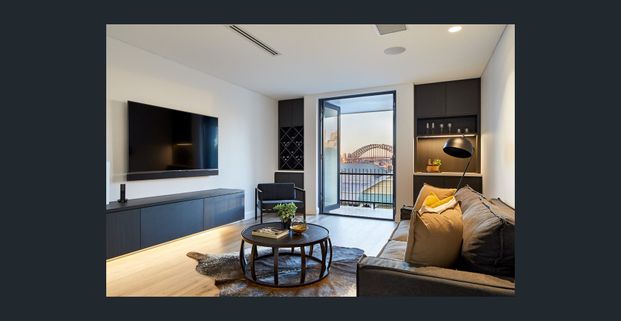 Designer chic in the heart of Balmain East - Photo 1