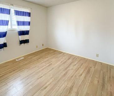 Beautiful 3 Bedroom Bungalow Style Duplex In Ranchlands | Pets Nego... - Photo 6