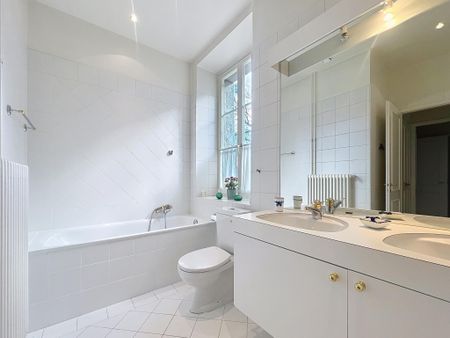 6 exceptional rooms in the Château de Veyrier - Rare for rent - Photo 5