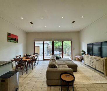 Caulfield North - Photo 5