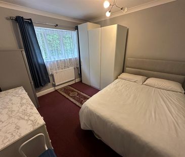 Honister Gardens, HA7 2EH, Stanmore - Photo 2